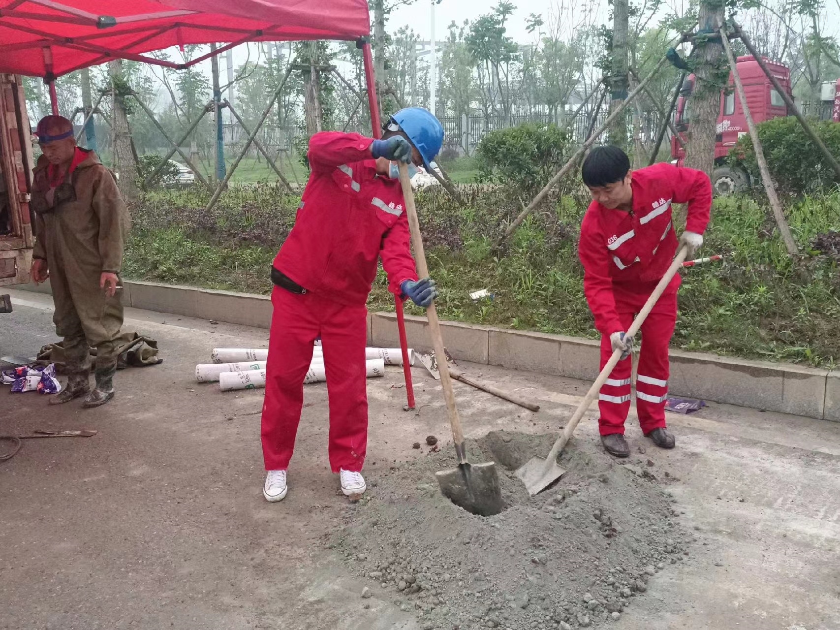 成华管道疏通哪家好】及时进行市政管道清淤